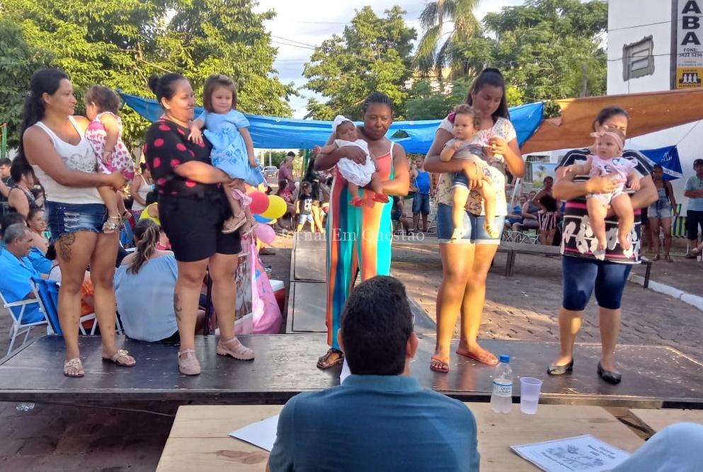 Alegretense cria um caminhão de brinquedo e faz sucesso com